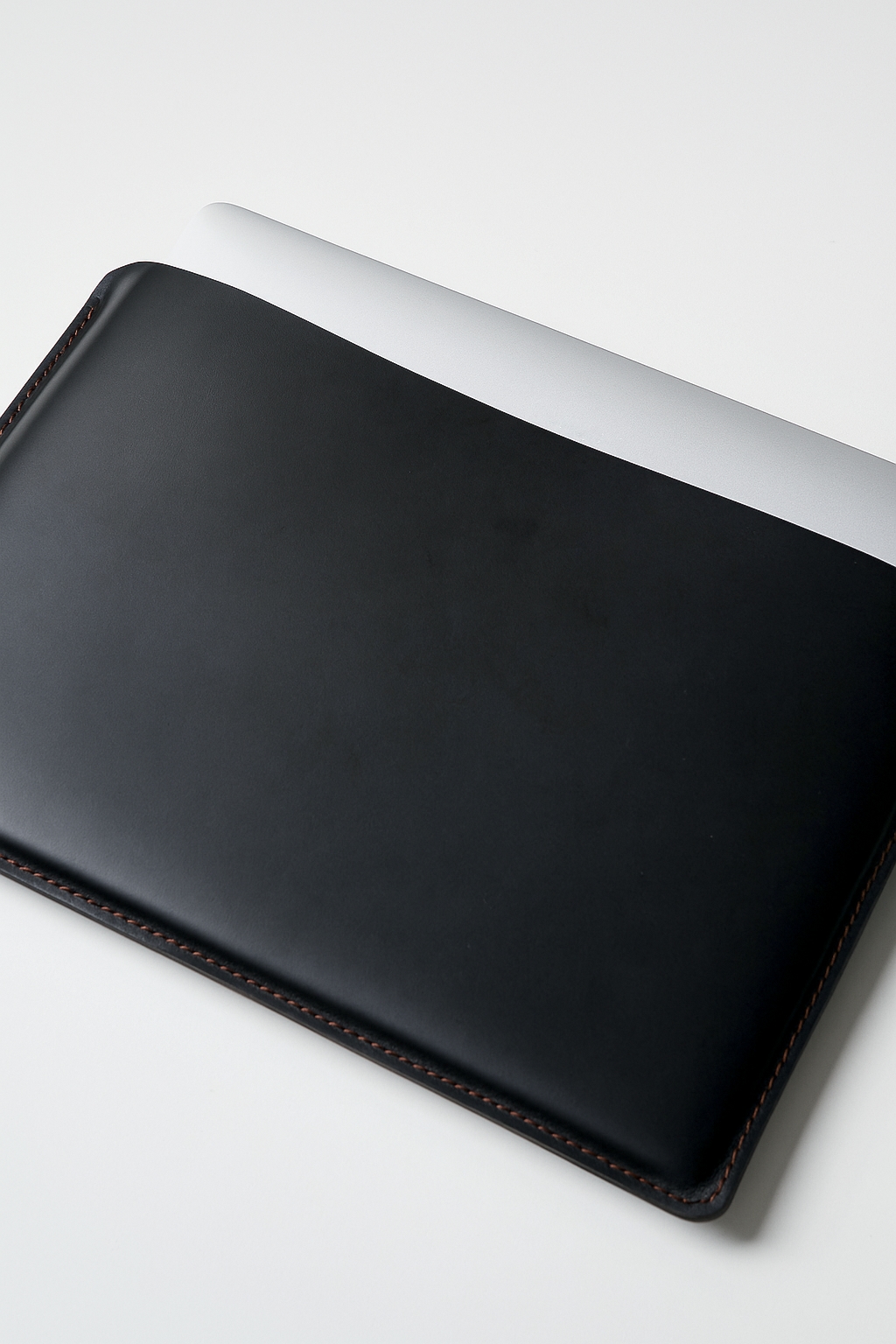 Leather Sleeve (Macbook Air 13) 2